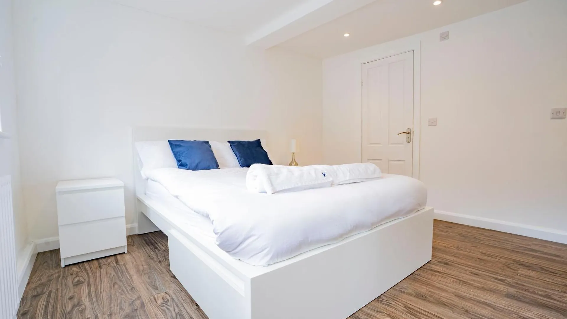 Stylish Uxbridge 3 Bed Flat Apartment United Kingdom