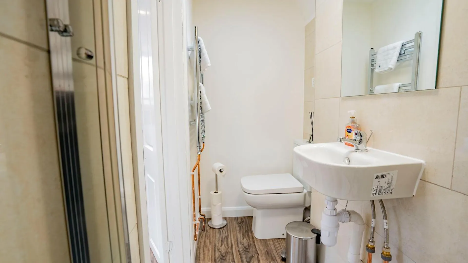 Apartamento Stylish Uxbridge 3 Bed Flat