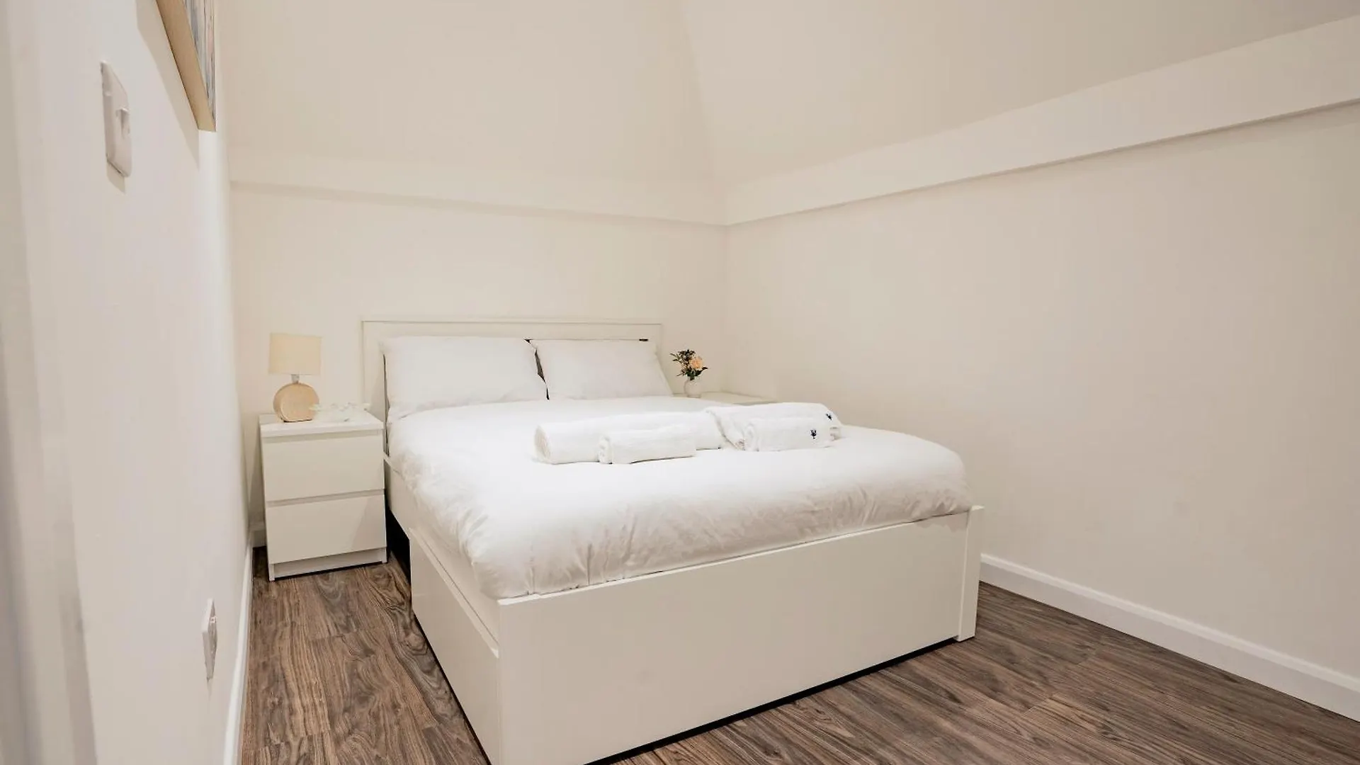Apartamento Stylish Uxbridge 3 Bed Flat