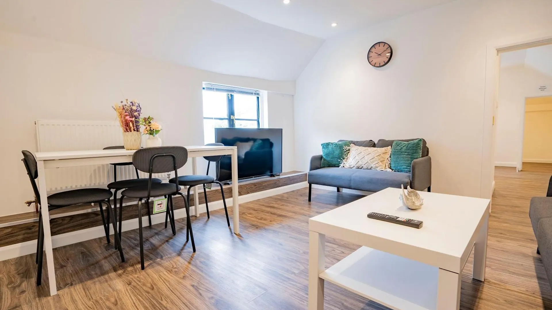 Apartamento Stylish Uxbridge 3 Bed Flat